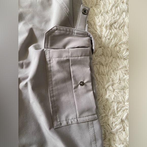 Size 6 Reel Legends Women’s Gray Capris - Picture 3 of 7